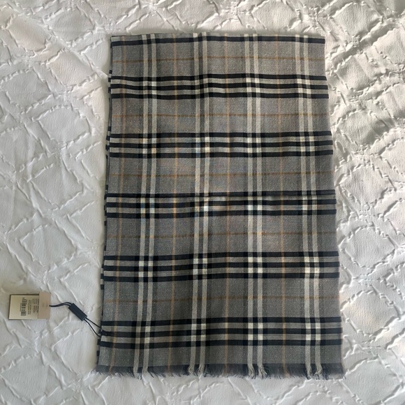 Burberry - Metallic Vintage Check Wool Silk Scarf - Picture 6 of 13